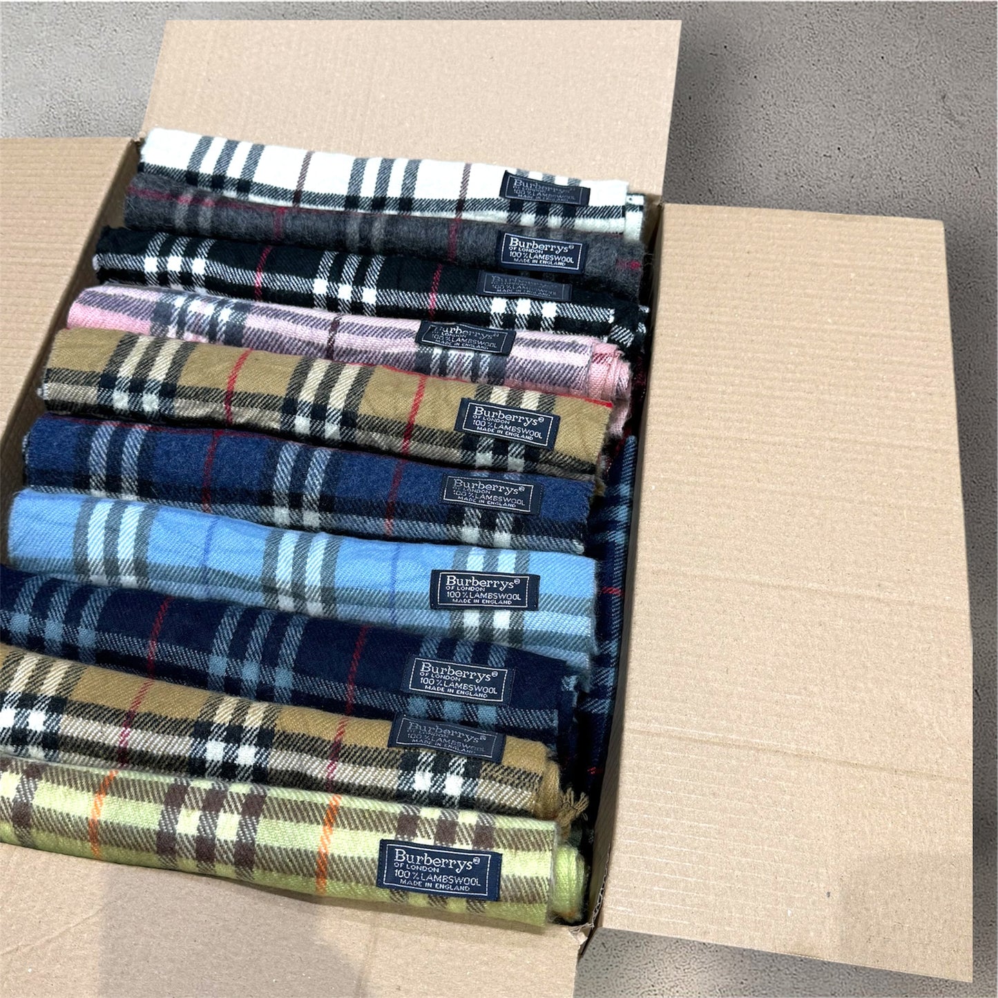 Burberry Scarf Mix x 5 😏